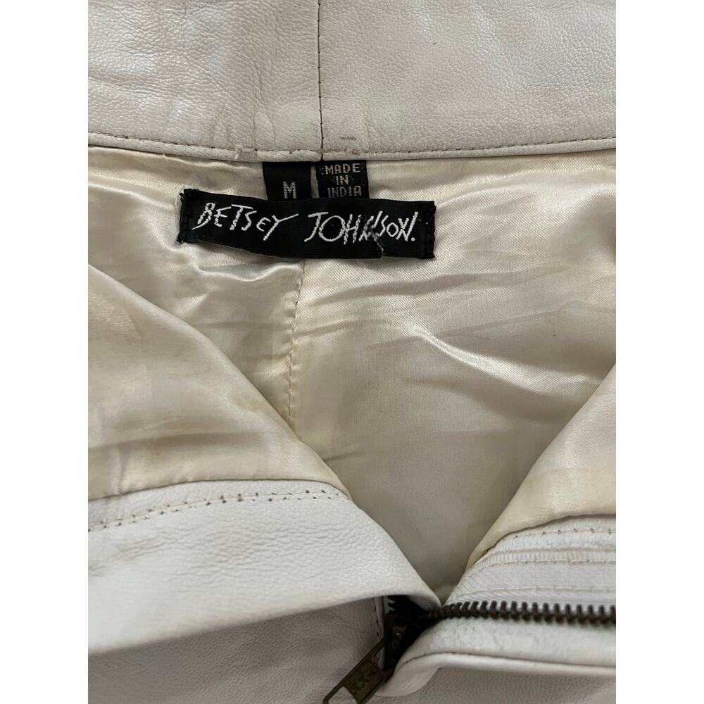 Vintage Betsy Johnson Leather Mini Skirt Cream Color Size Medium - Picture 2 of 8